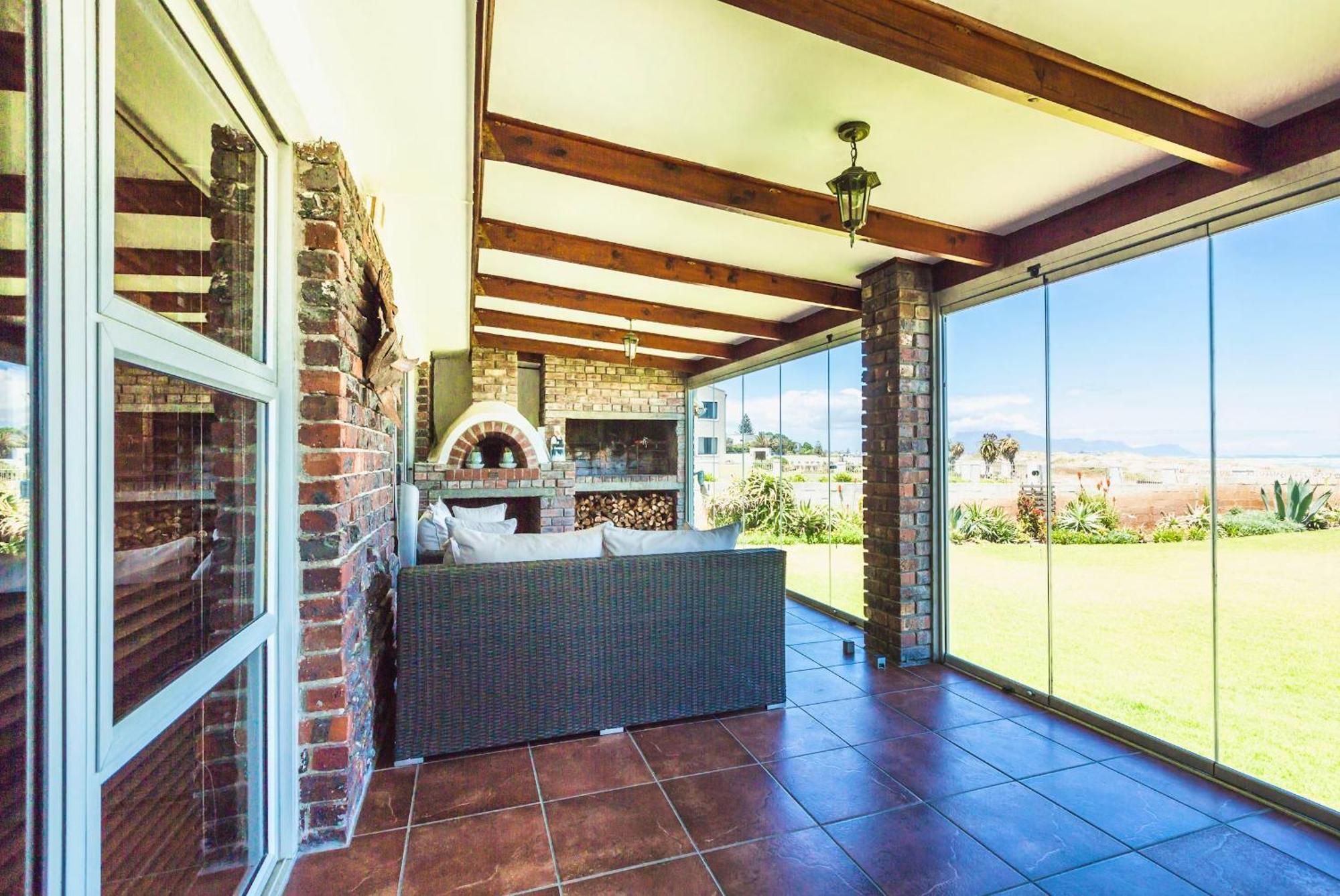 14 Penguin Place, Melkbosstrand Room photo