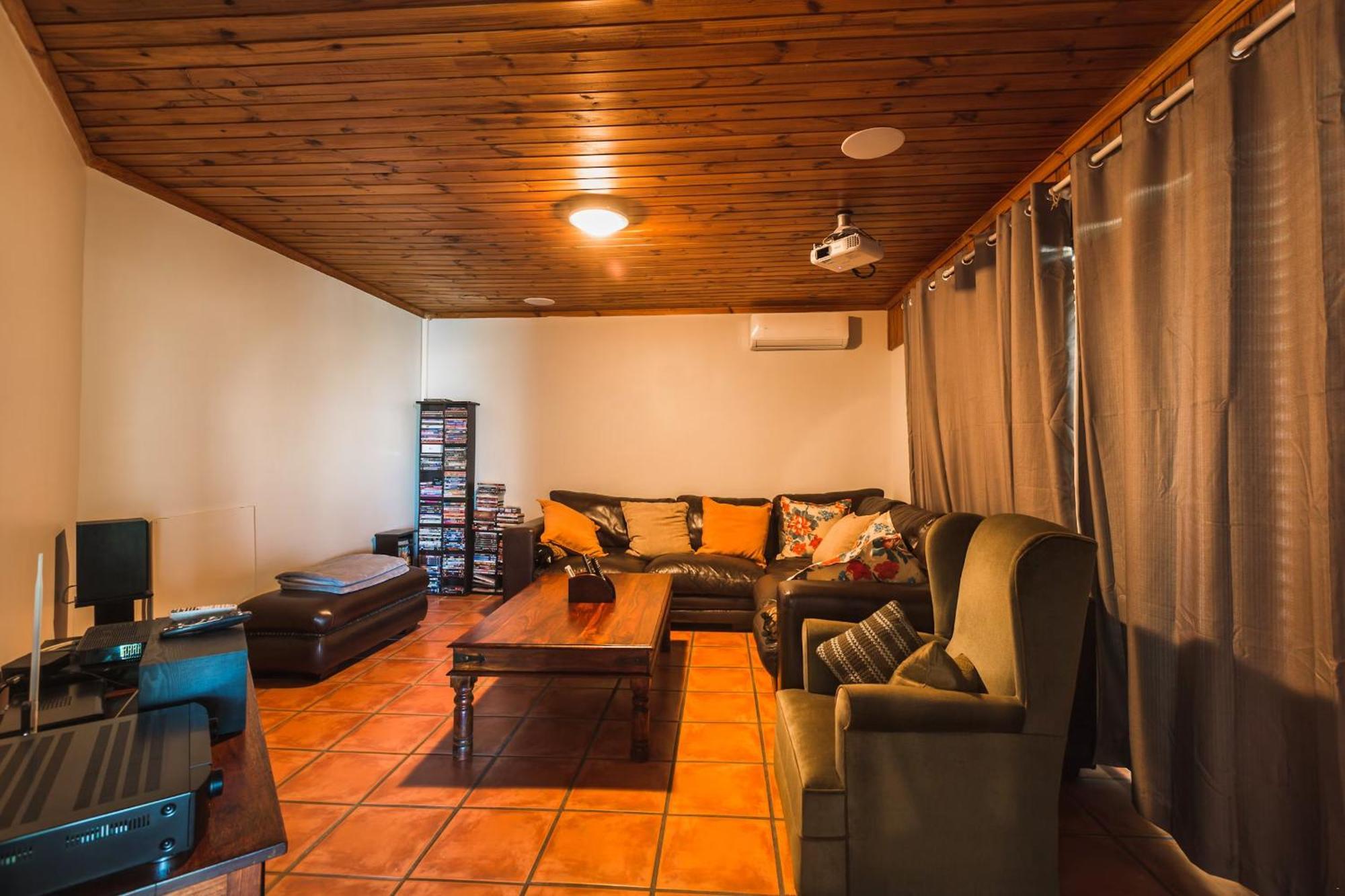 14 Penguin Place, Melkbosstrand Room photo